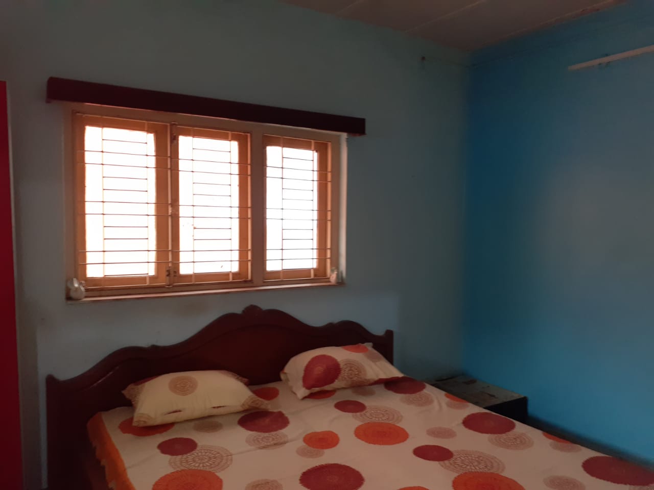 3 BHK Semi Furnished in Villa , Khar West